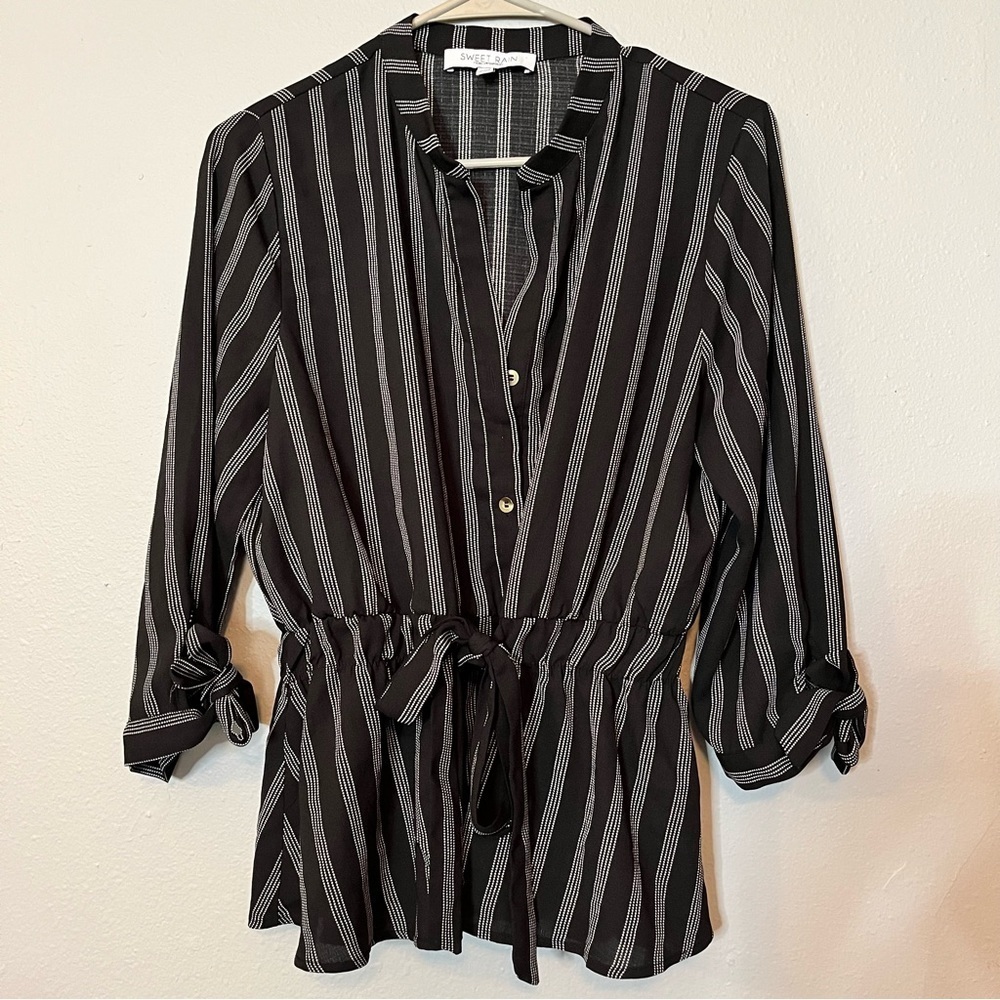 Sweet Rain Young Contemporary Women's Black w/ White Stripes Top Size Medium